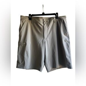 Columbia men’s shorts / sportswear